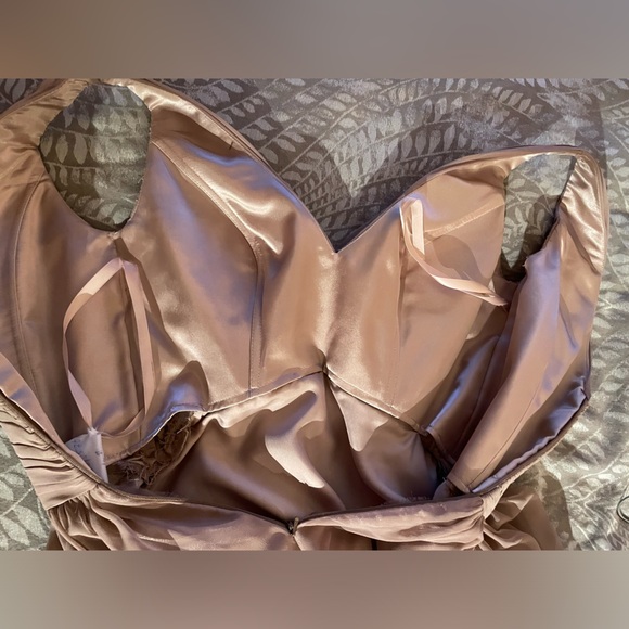 HOST PICK 🔥⚡️ Elegant Taupe Goddess Gown - Picture 8 of 10